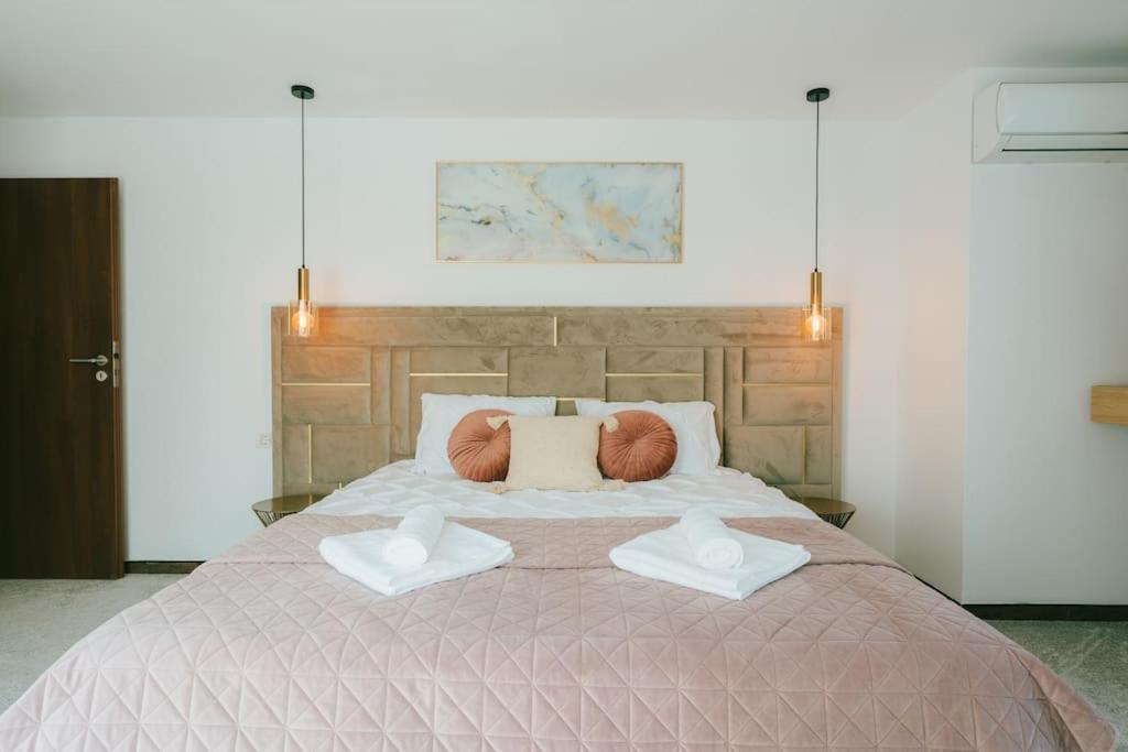 Therme - Corbeanca By The Lake Luxury Villa المظهر الخارجي الصورة