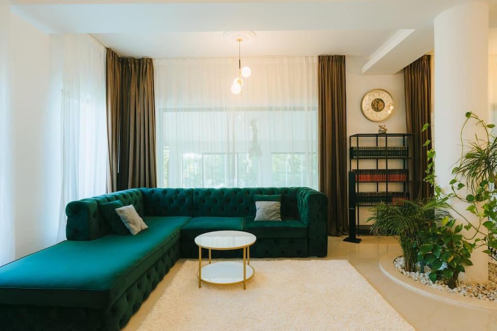 Therme - Corbeanca By The Lake Luxury Villa المظهر الخارجي الصورة