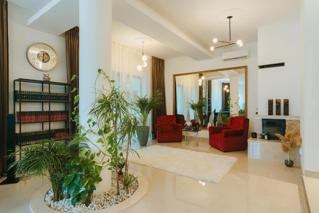 Therme - Corbeanca By The Lake Luxury Villa المظهر الخارجي الصورة