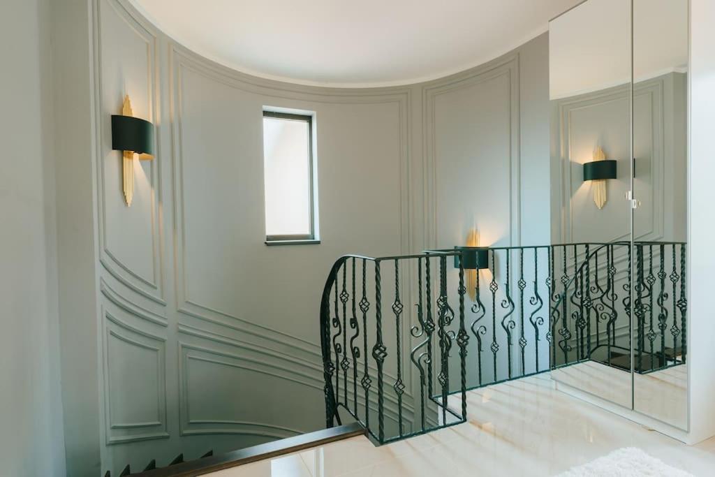 Therme - Corbeanca By The Lake Luxury Villa المظهر الخارجي الصورة