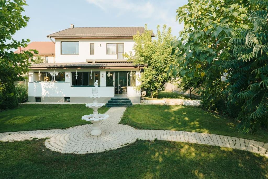 Therme - Corbeanca By The Lake Luxury Villa المظهر الخارجي الصورة