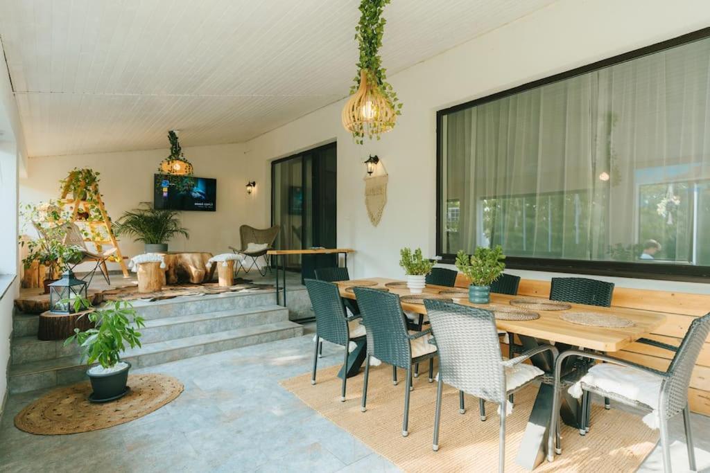 Therme - Corbeanca By The Lake Luxury Villa المظهر الخارجي الصورة