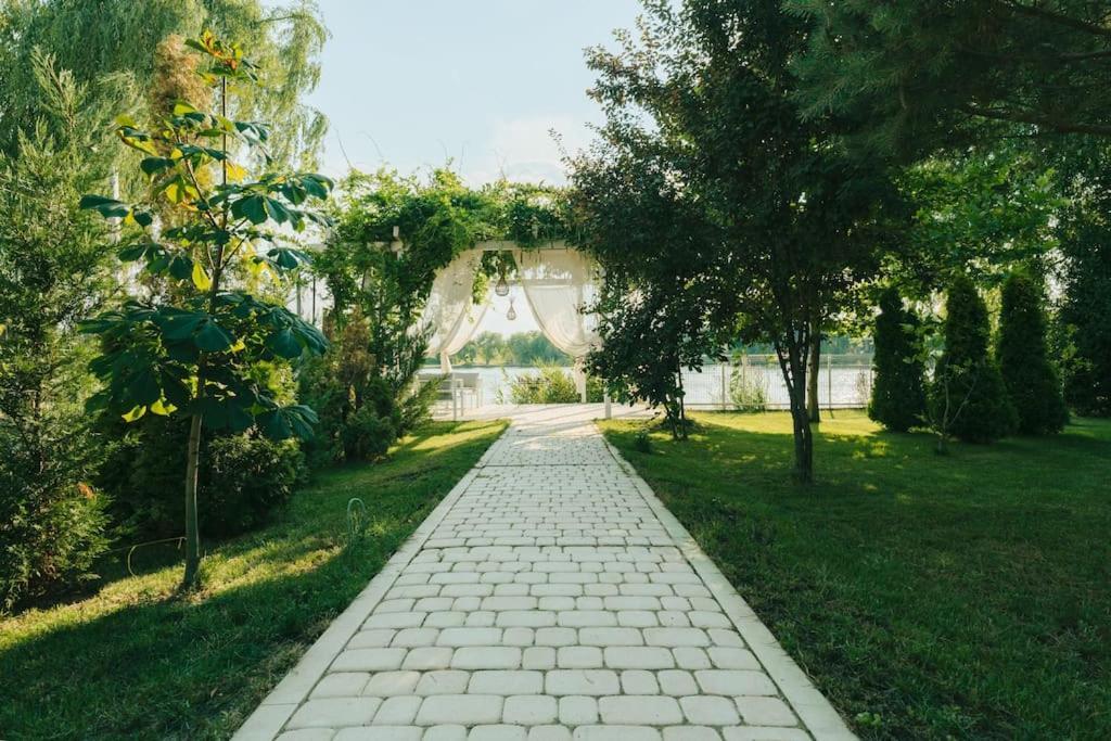 Therme - Corbeanca By The Lake Luxury Villa المظهر الخارجي الصورة
