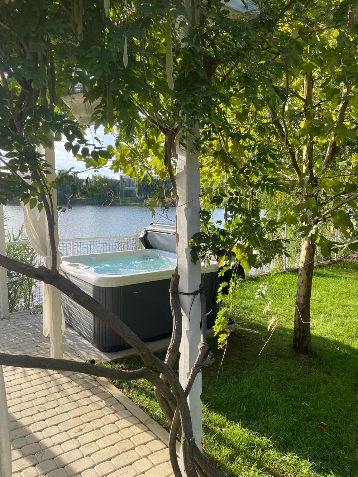 Therme - Corbeanca By The Lake Luxury Villa المظهر الخارجي الصورة